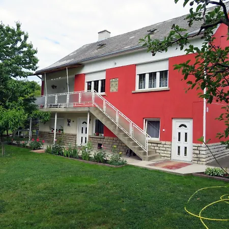 Szekely Apartment *
